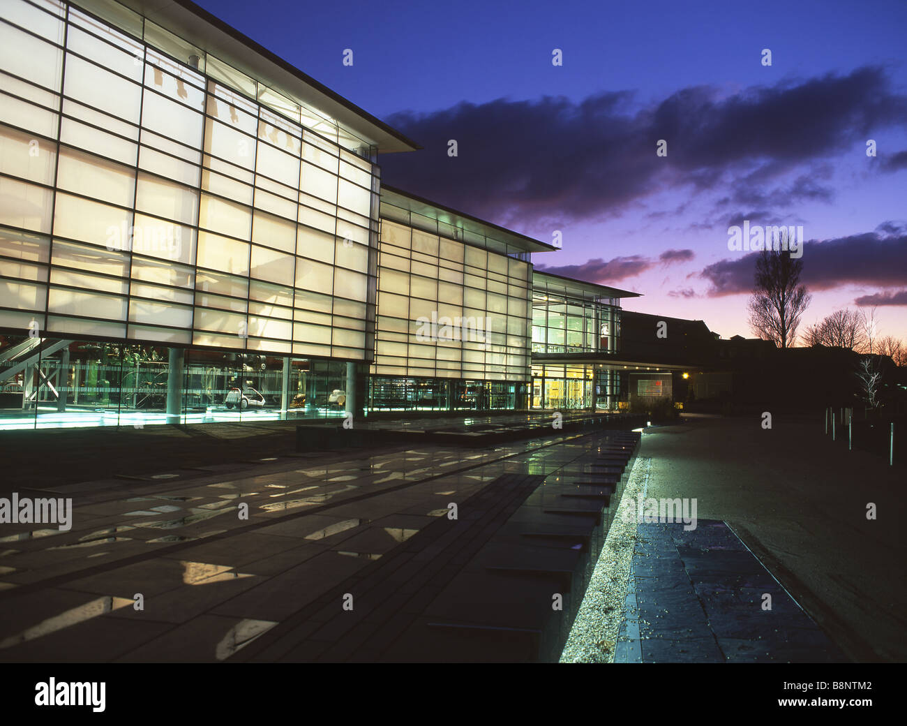 National Waterfront Museum Vue extérieure de nuit La Péninsule de Gower Swansea South Wales UK Banque D'Images