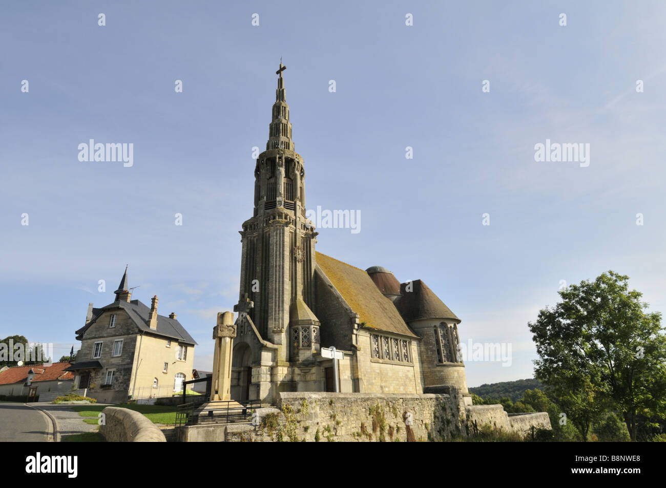 Église Art déco à Martigny Courpierre France Banque D'Images