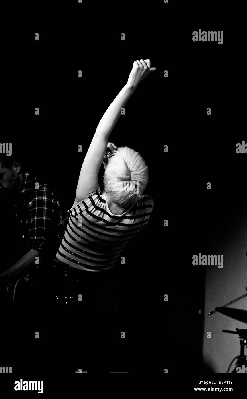 Brighton, Doll & bande les coups effectuer à la fière des galeries dans Camden, Londres Banque D'Images