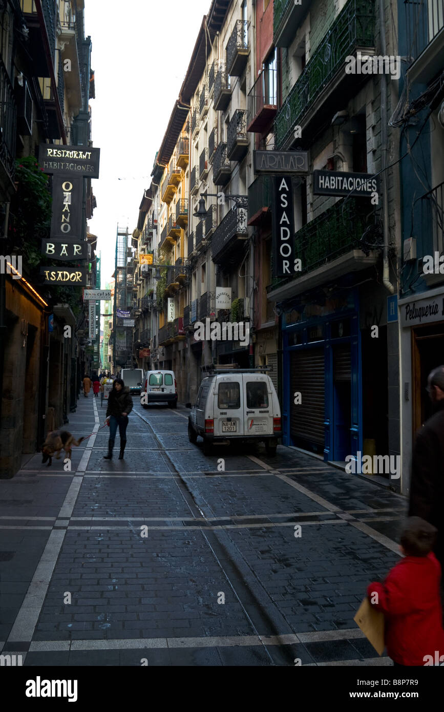 Calle de San Nicolas dans le centre-ville de Pampelune sur un matin de février. L'Espagne. Banque D'Images