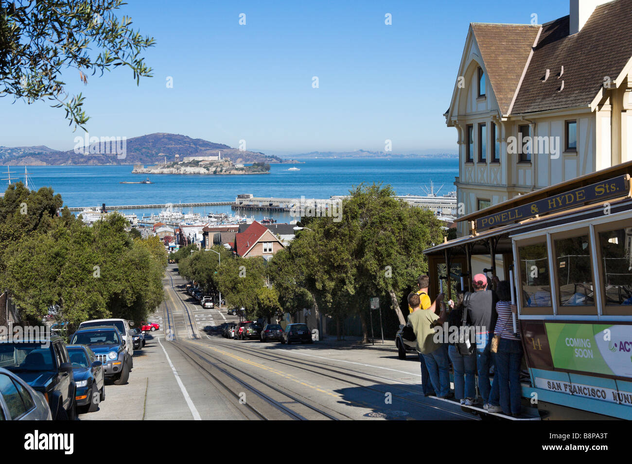 Téléphérique traditionnel sur Hyde Street à vers Alcatraz et Fisherman's Wharf, San Francisco, California, USA Banque D'Images