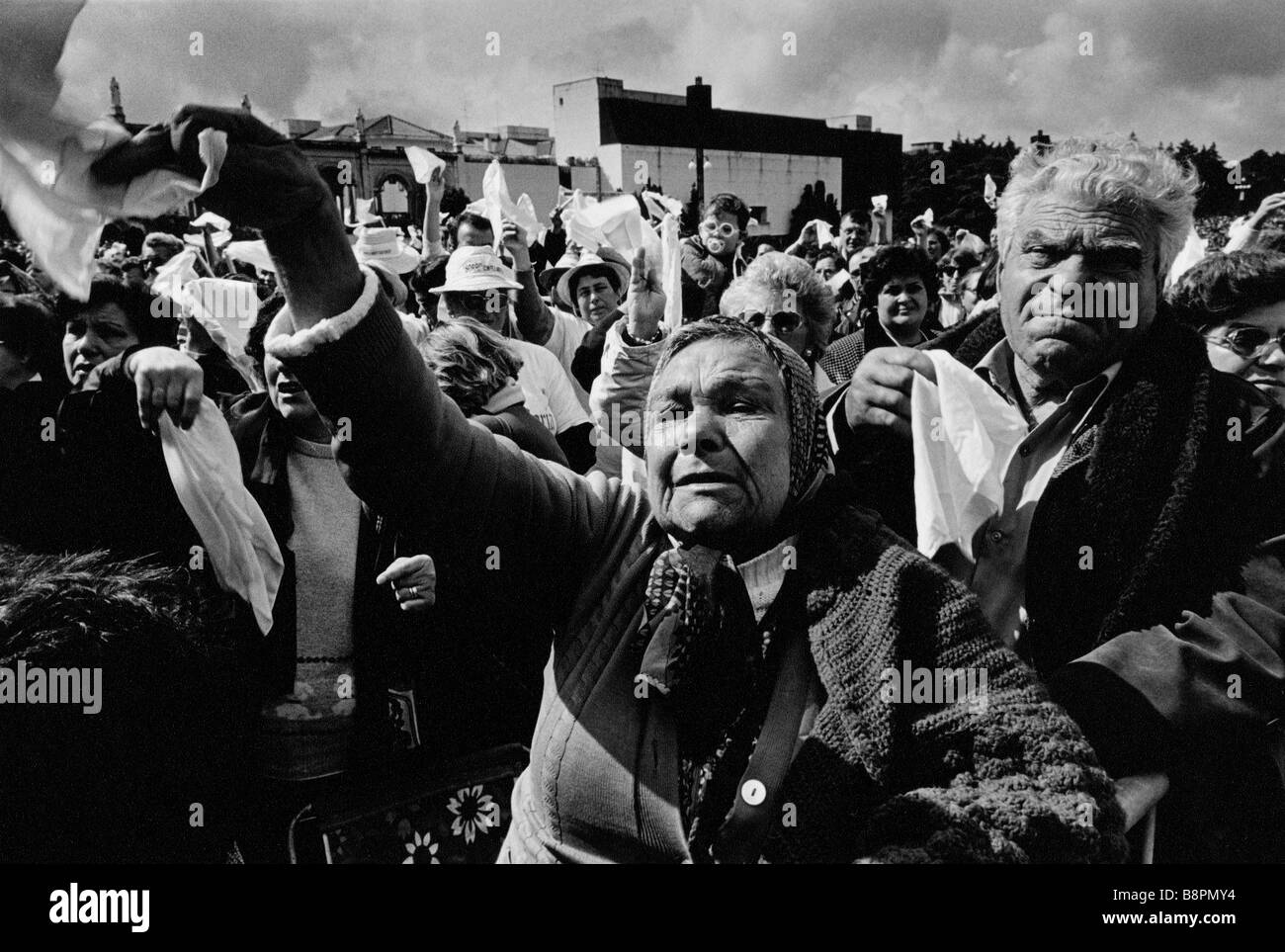 Fatima Au Portugal Pelerins Venus Celebrer L Anniversaire Des Visions De La Vierge Par 3 Enfants Bergers Le 13 Mai 1917 Photo Stock Alamy Fatima Au Portugal Pelerins Venus Celebrer L Anniversaire Des Visions De La Vierge Par 3 Enfants Bergers Le 13 Mai 1917 Photo Stock Alamy