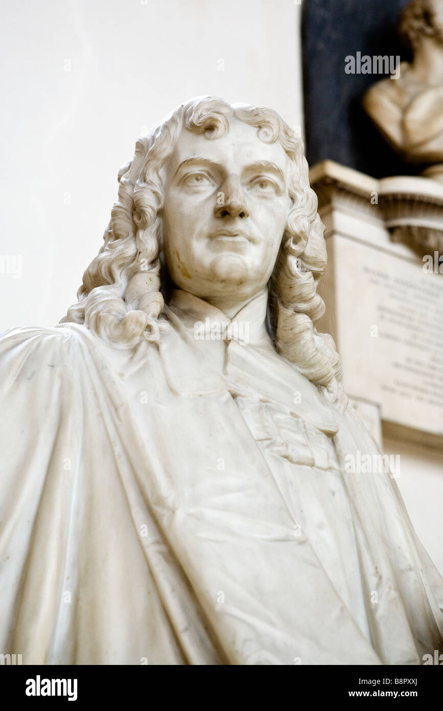Isaacus Isaac Barrow statue en marbre dans l'ante chapelle Trinity College Banque D'Images