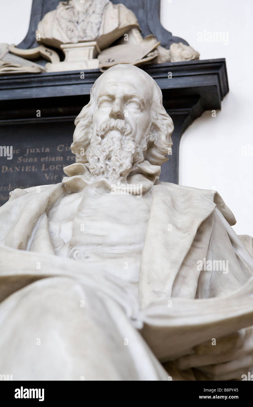Seigneur Alfred Tennyson statue dans la chapelle ante à Trinity Banque D'Images