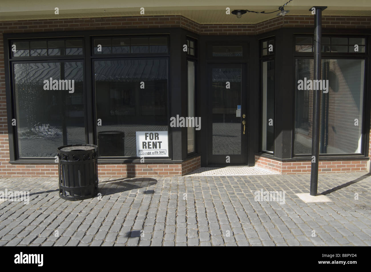 Vitrine vide sur la rue Main, Hudson Valley, New York Banque D'Images