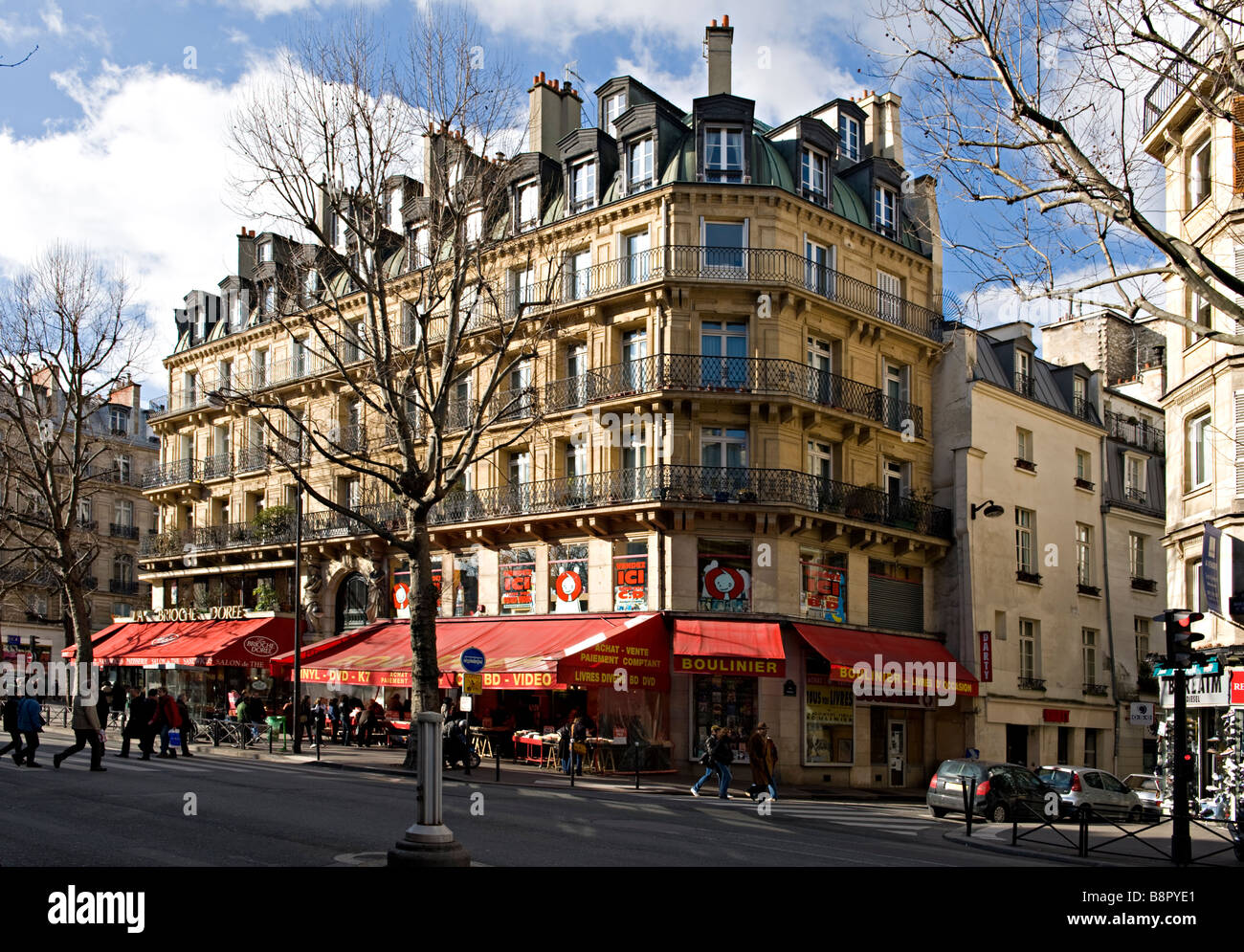 Boulevard Saint Michel Banque d'image et photos - Alamy