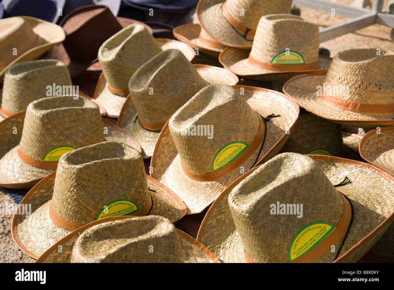 Chapeaux de protection solaire à vendre Banque D'Images