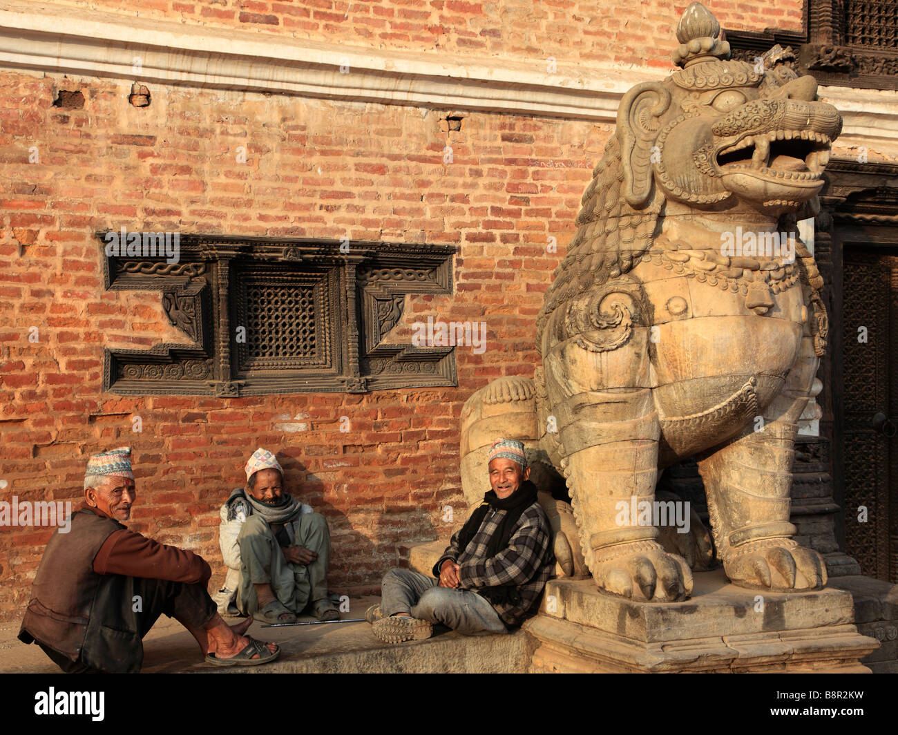Vallée de Katmandou Népal Bhaktapur Durbar Square personnes Banque D'Images