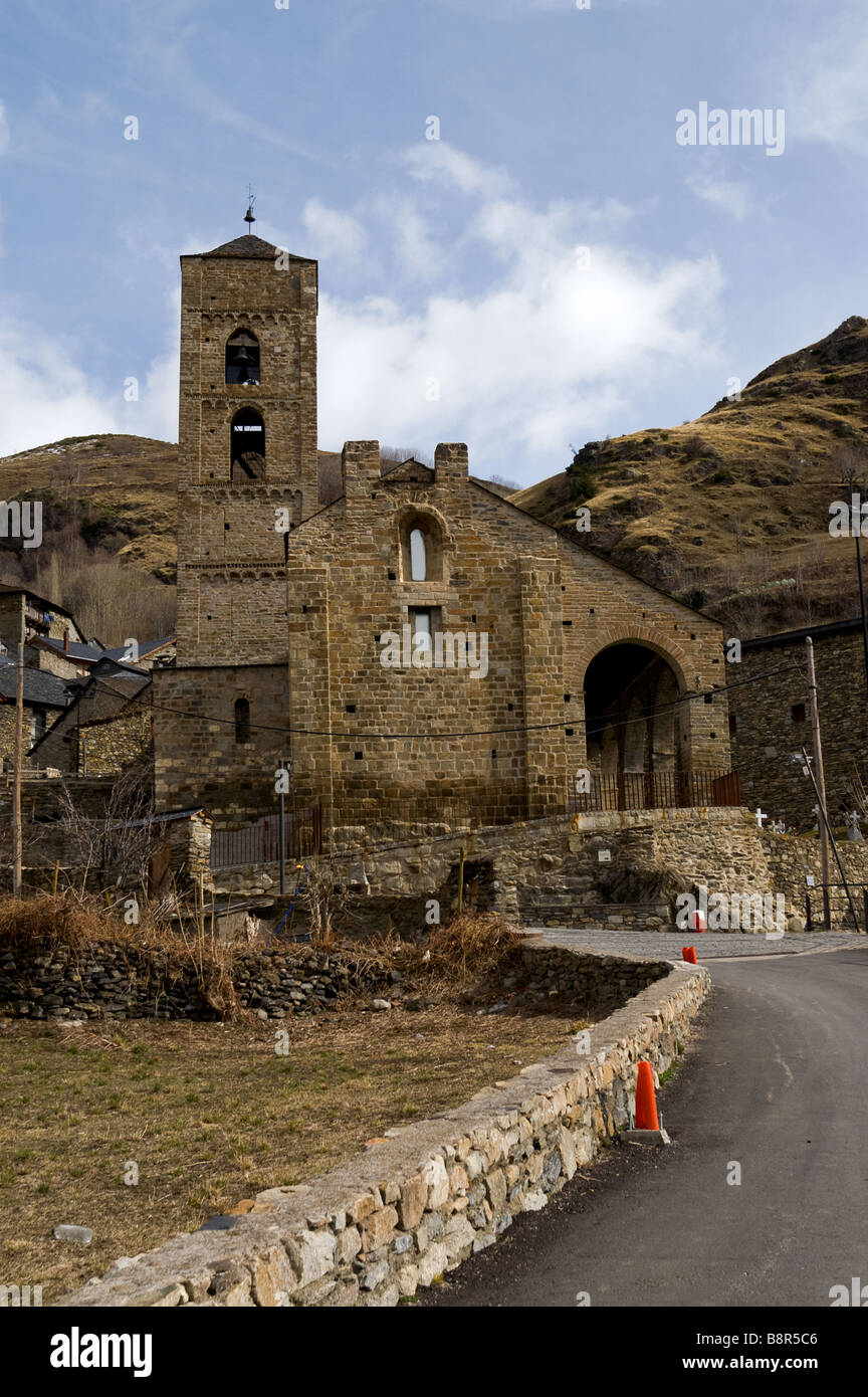 12e siècle église de style romane la Nativitat de Durro. Vall de Boi, Catalogne, Espagne Banque D'Images