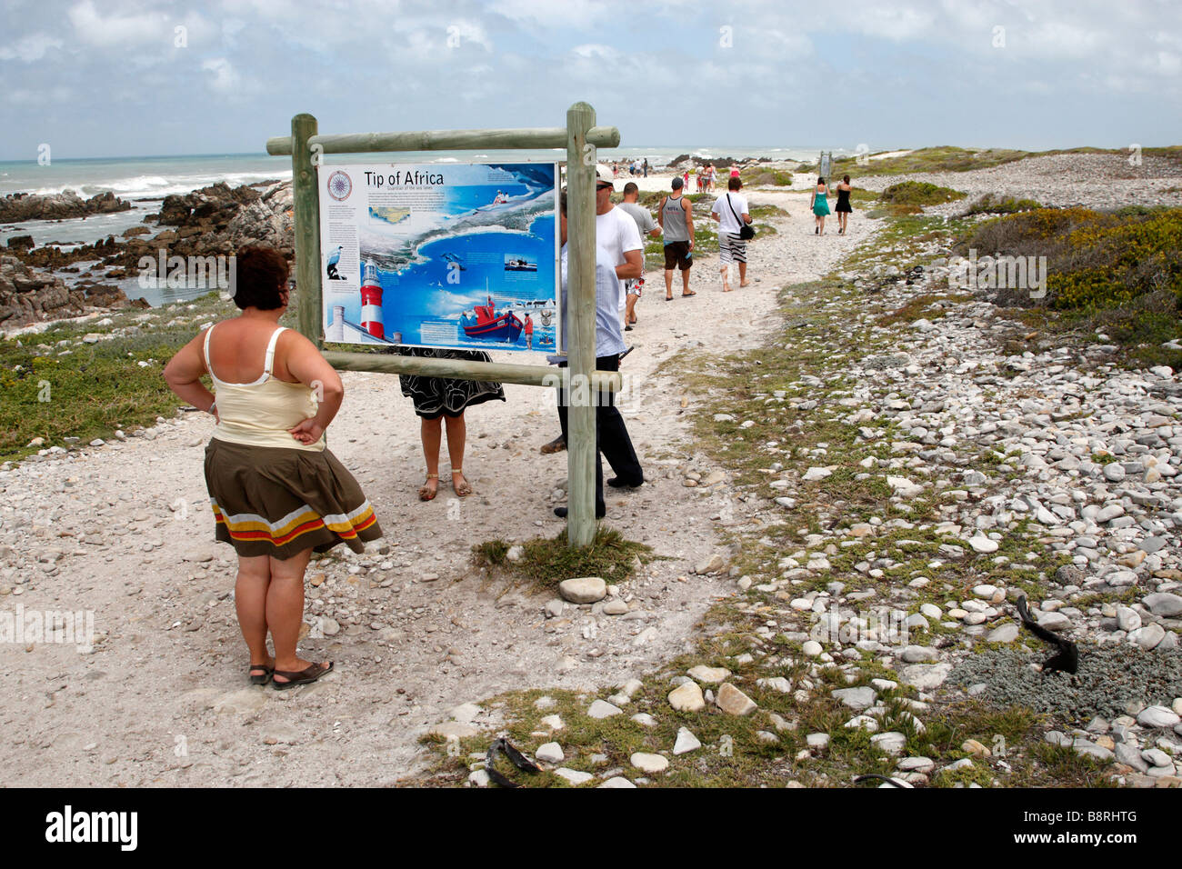 La lecture des tableaux d'informations touristes cap Agulhas afrique du sud Banque D'Images