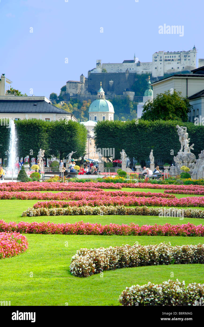 Les jardins Mirabell et de la Schloss Mirabell dans le centre de Salzbourg en Autriche Banque D'Images