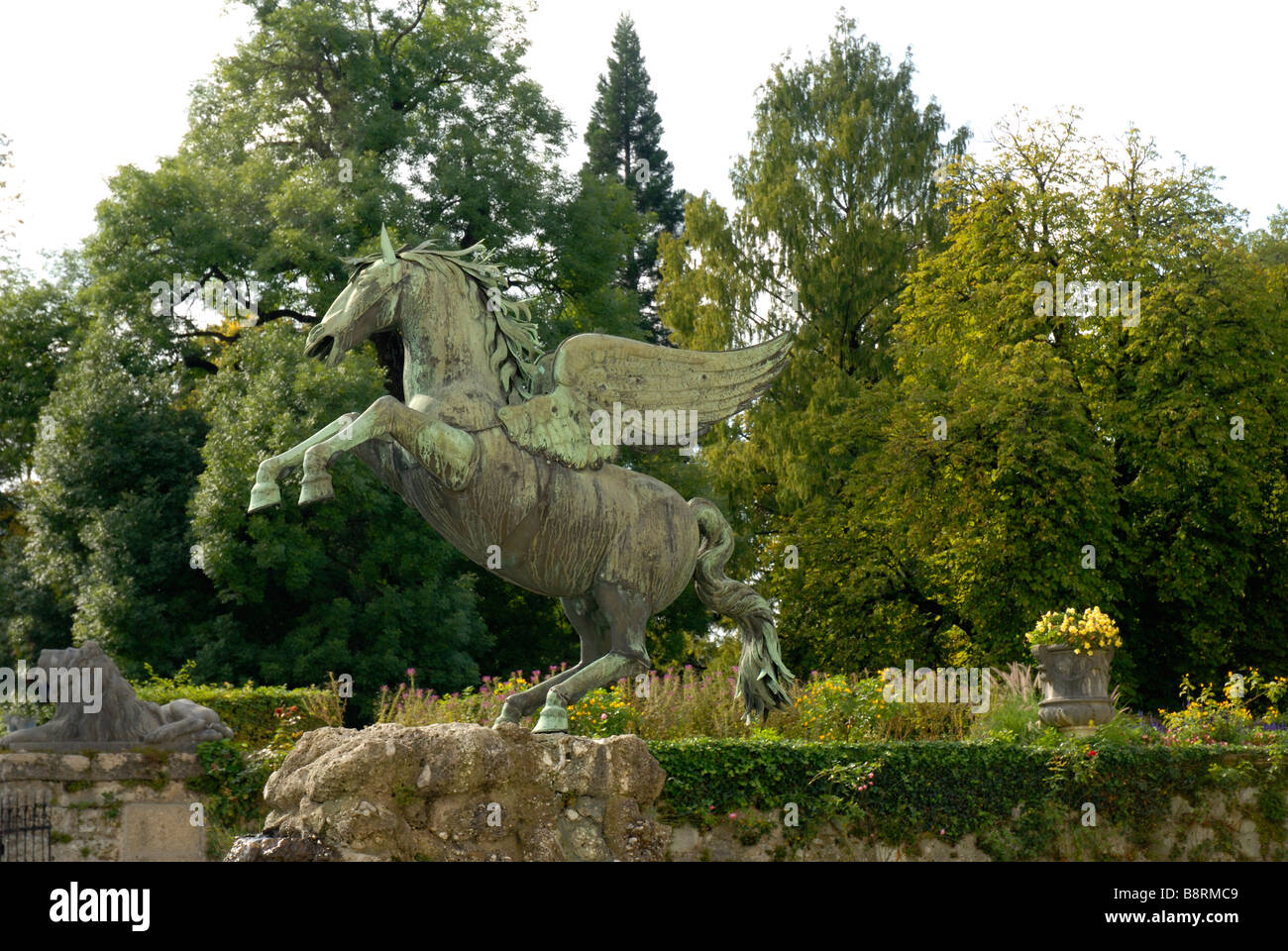 Les jardins Mirabell et de la Schloss Mirabell dans le centre de Salzbourg en Autriche Banque D'Images