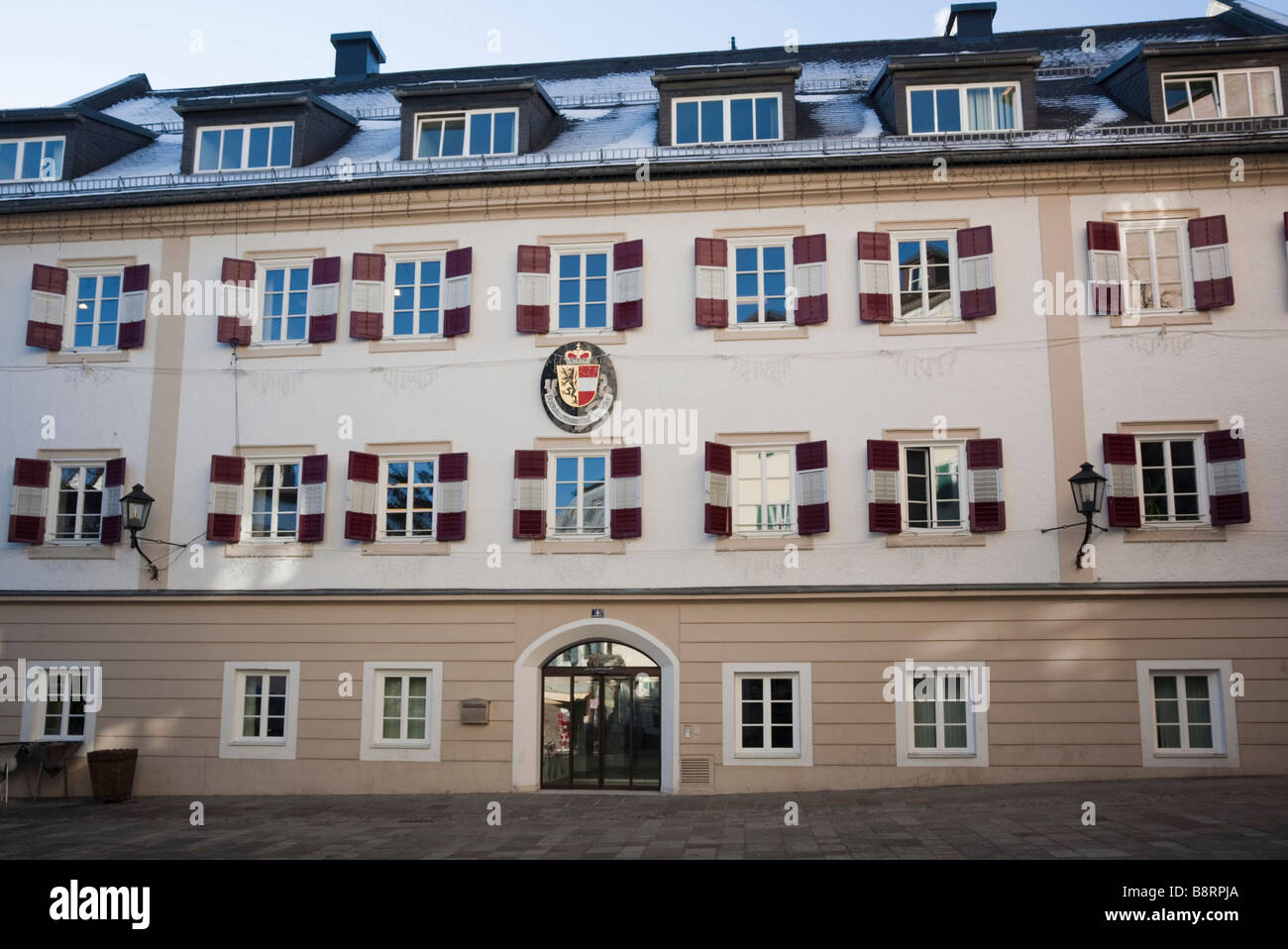 Zell am See Autriche Bezirkshauptmannschaft District Council 91564 1 bâtiment de bureaux dans la ville historique de ville des Alpes square Banque D'Images