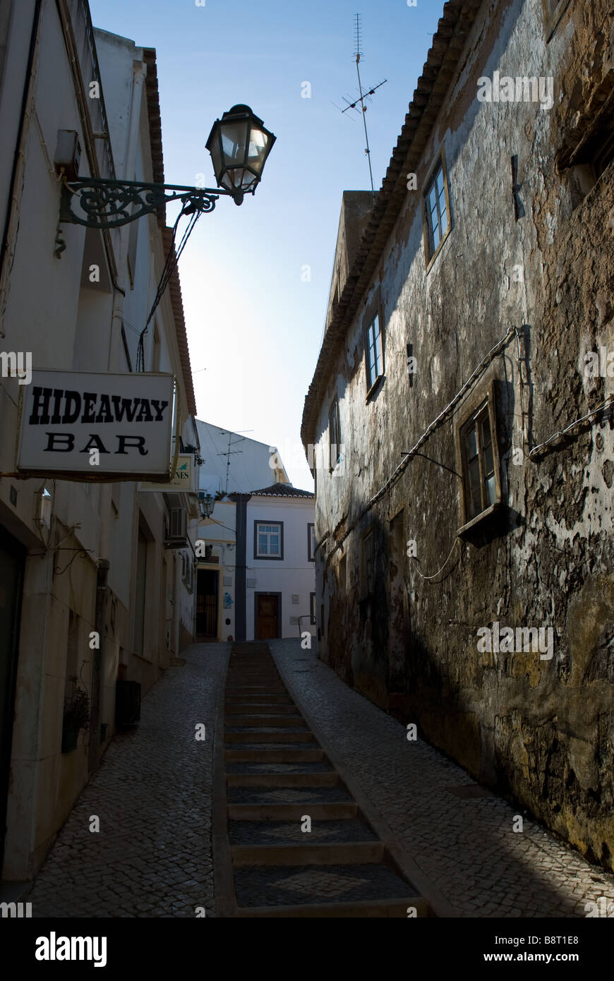 Un panneau annonce le Hideway Bar à Lagos, Algarve, Portugal. Banque D'Images