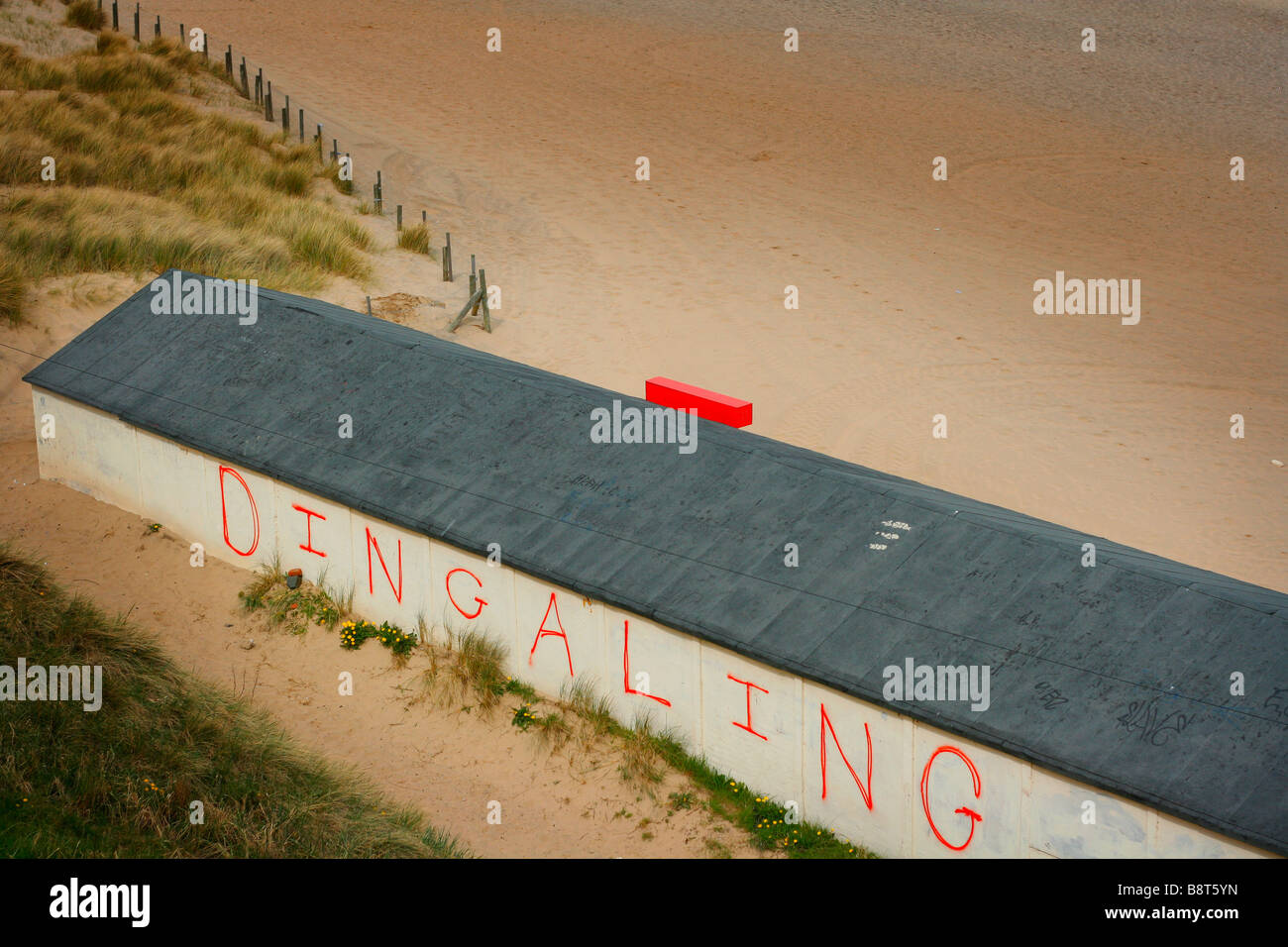 Vandalisé immeuble sur la plage de Tynemouth, côte nord-est. UK Banque D'Images
