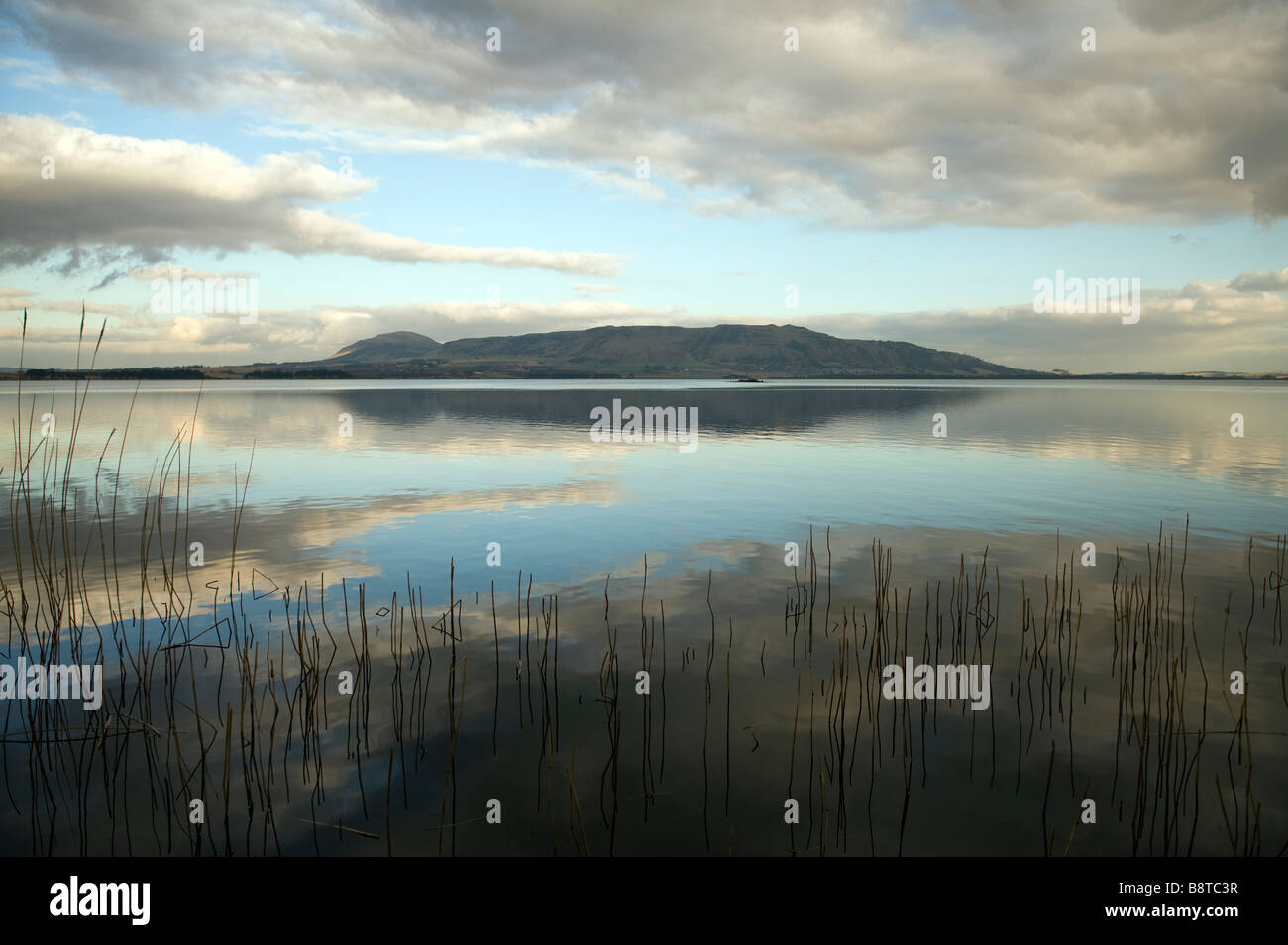 Le Loch Leven, Kinrosshire prises en fin d'après-midi en Février Banque D'Images