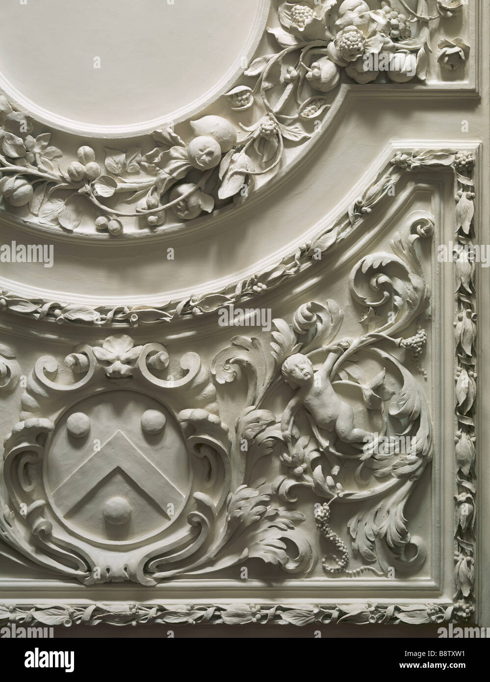Détail d'un coin de l'platerwork plafond dans la chapelle de Belton House par Edward Goudge c 1687 Banque D'Images
