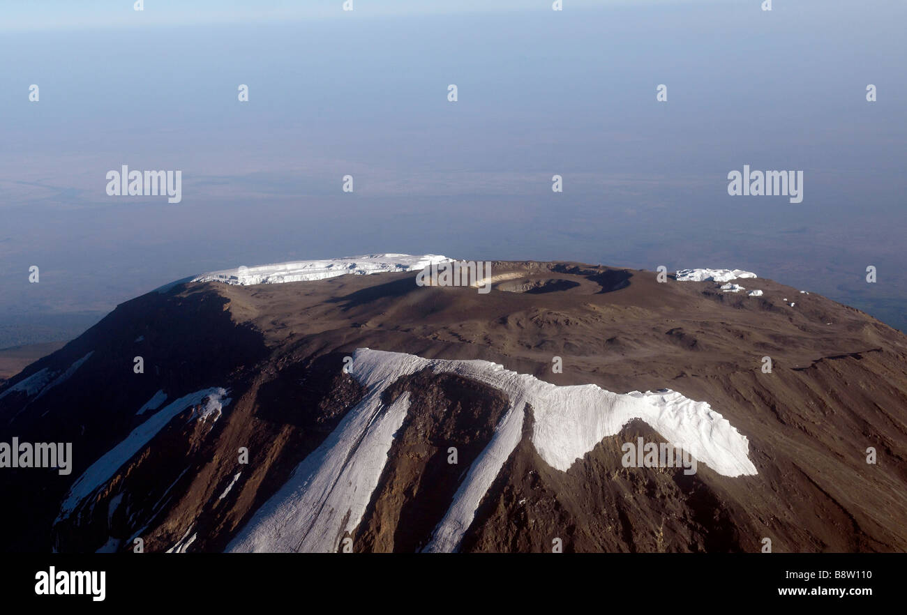 Kilimanjaro aerial snow Banque de photographies et d'images à haute  résolution - Alamy