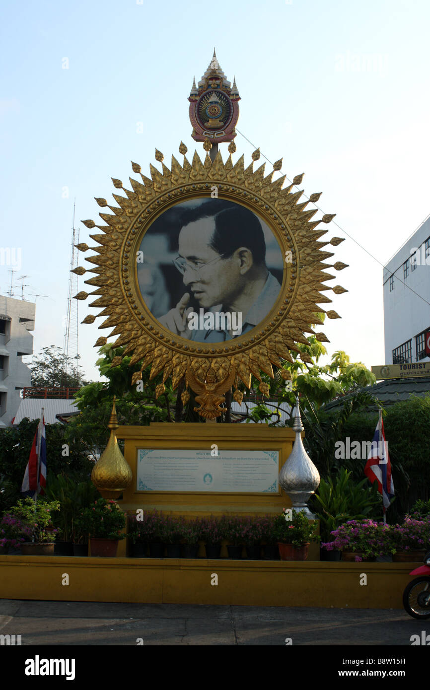 Le roi Bhumipol Adulyadej portrait , Bangkok , Thaïlande Banque D'Images