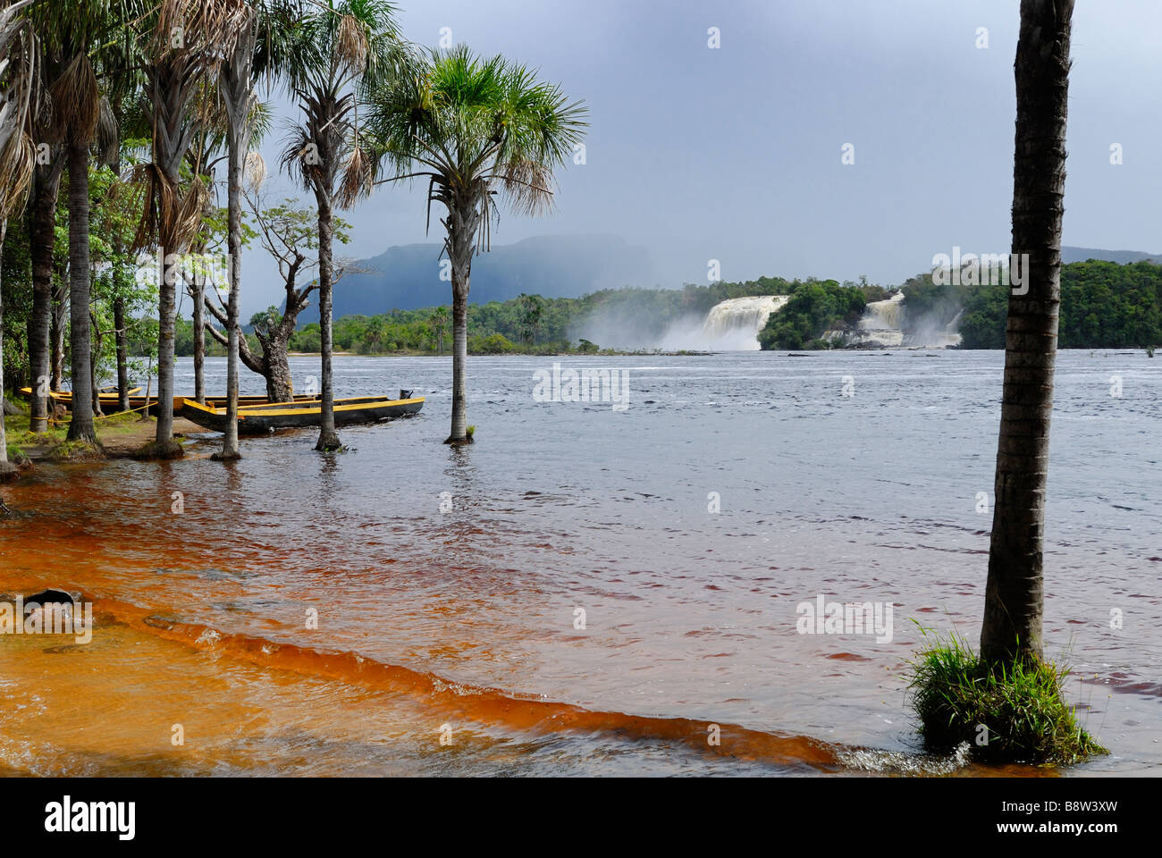 Salto Hacha cascades en lagune de Parc national Canaima Venezuela Amérique  du Sud Amérique latine Photo Stock - Alamy