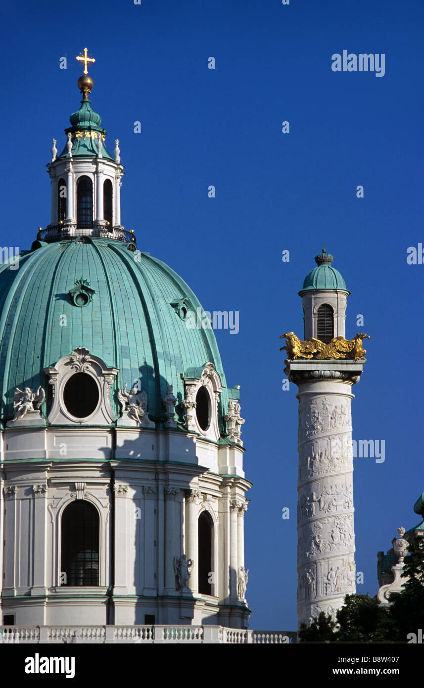 Dôme baroque de Karlskirche ou Saint Charles L'église (1716-37) par Johann Fischer von Erlach, Vienne, Autriche Banque D'Images Dôme baroque de Karlskirche ou Saint Charles L'église (1716-37) par Johann Fischer von Erlach, Vienne, Autriche Banque D'Images