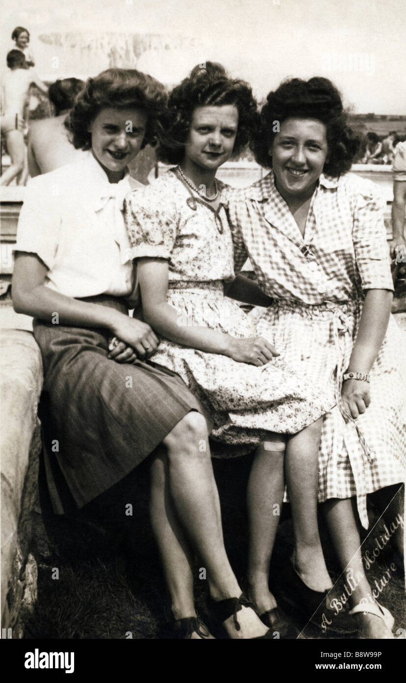 3 jeunes femmes à un camp de vacances Butlins en 1947 Banque D'Images