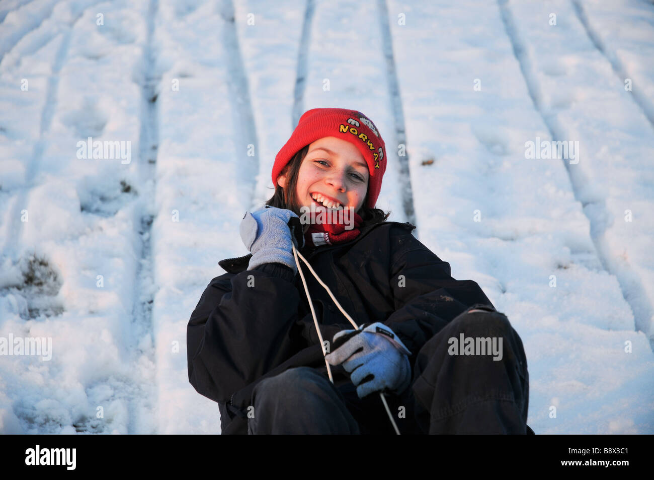 L'action de fille sur le toboggan Banque D'Images