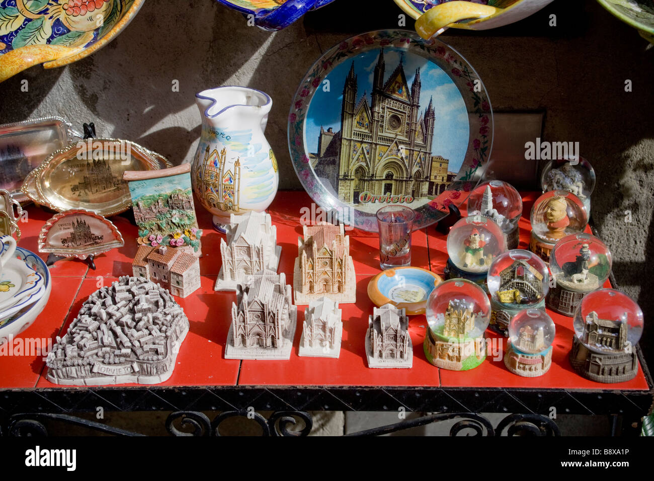 La poterie/Céramique Souvenirs d'Orvieto Cathedral/Duomo Banque D'Images