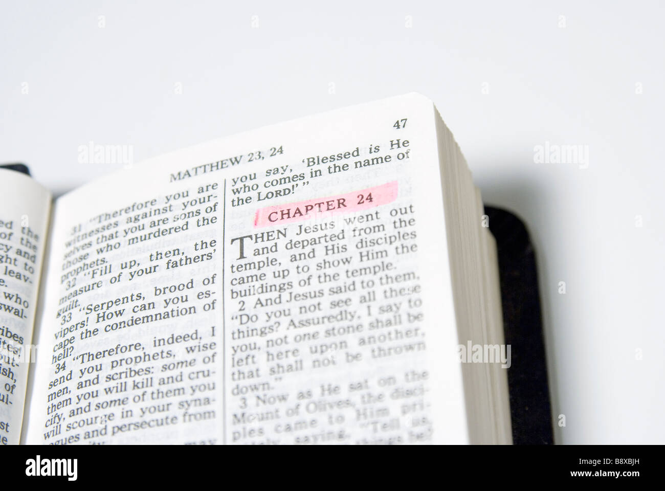 Un chapitre du Nouveau Testament a mis en évidence avec le marqueur Banque D'Images