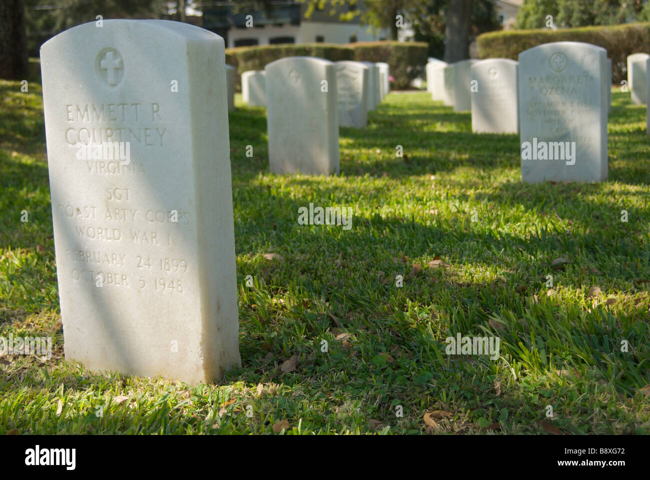 Les pierres tombales du cimetière militaire de Saint Augustin Banque D'Images