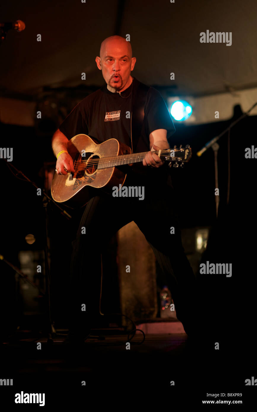 Chanteur auteur-compositeur Kevin Secondes Banque D'Images