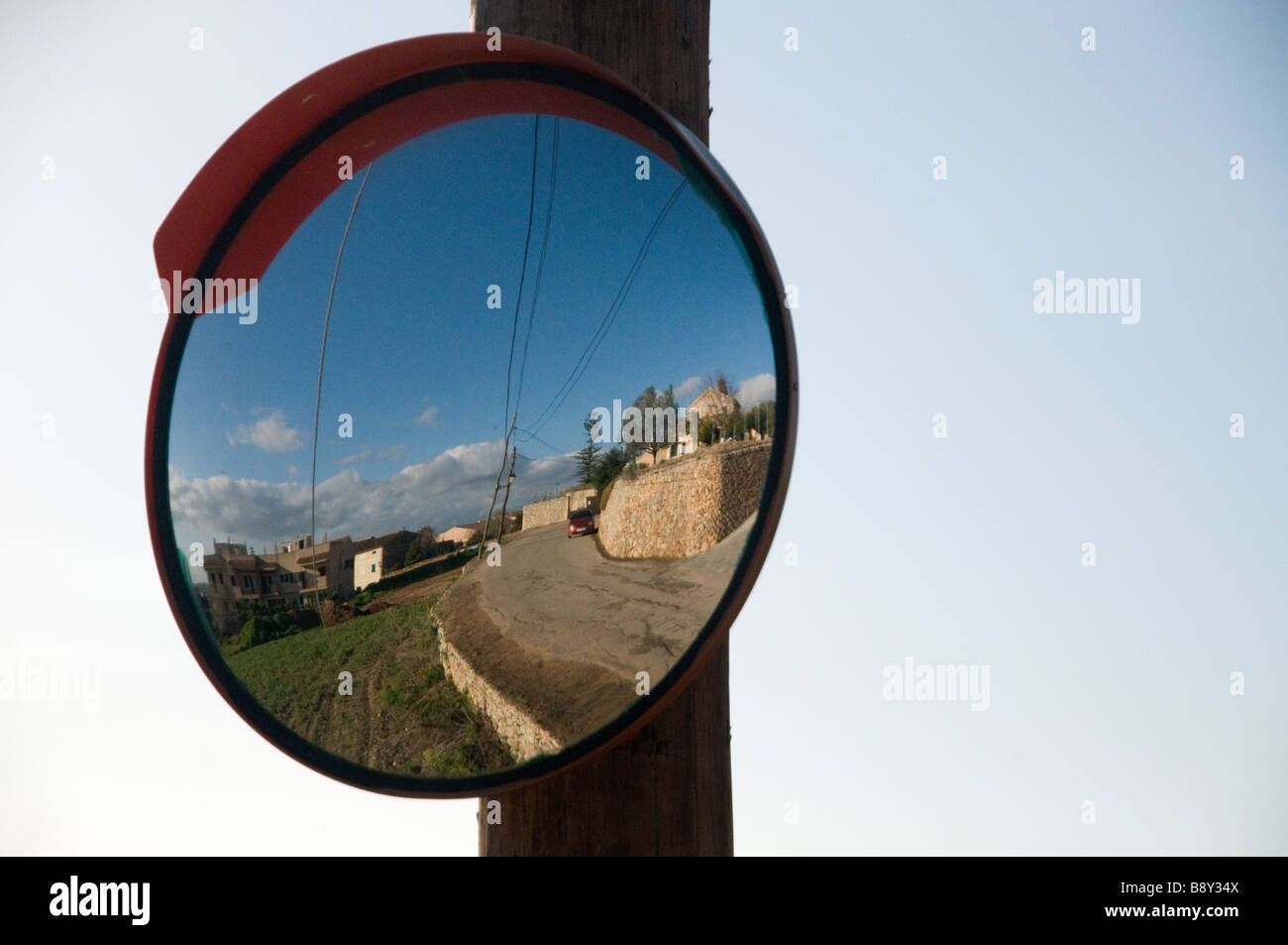Europe Espagne Iles Baléares Majorque Santa Eugenia miroir parabolique sur un coin de Mallorca Banque D'Images