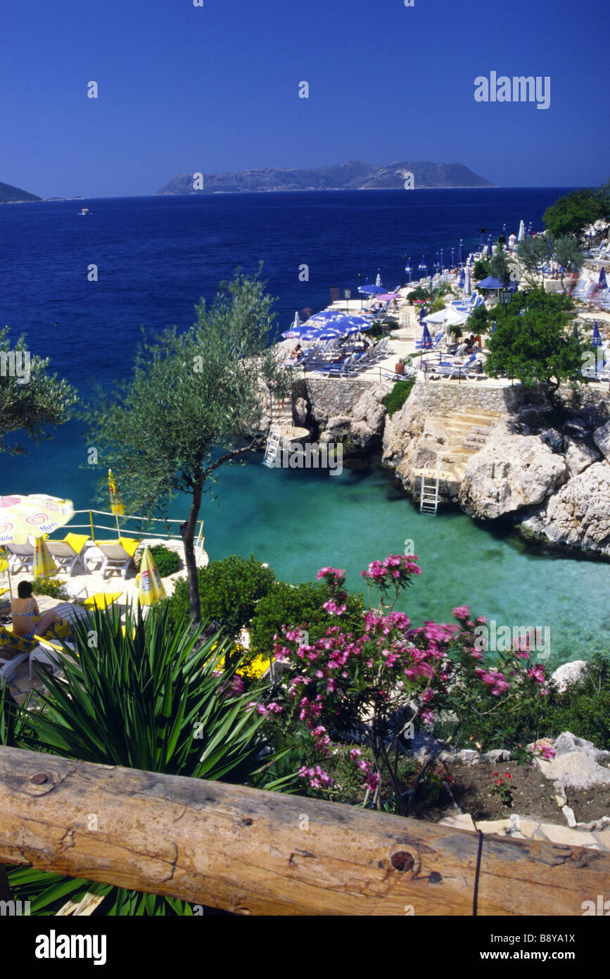Kucuk cakil,Kas,l'anse plage rocheuse en Turquie près de Kalkan, Méditerranée occidentale. Banque D'Images