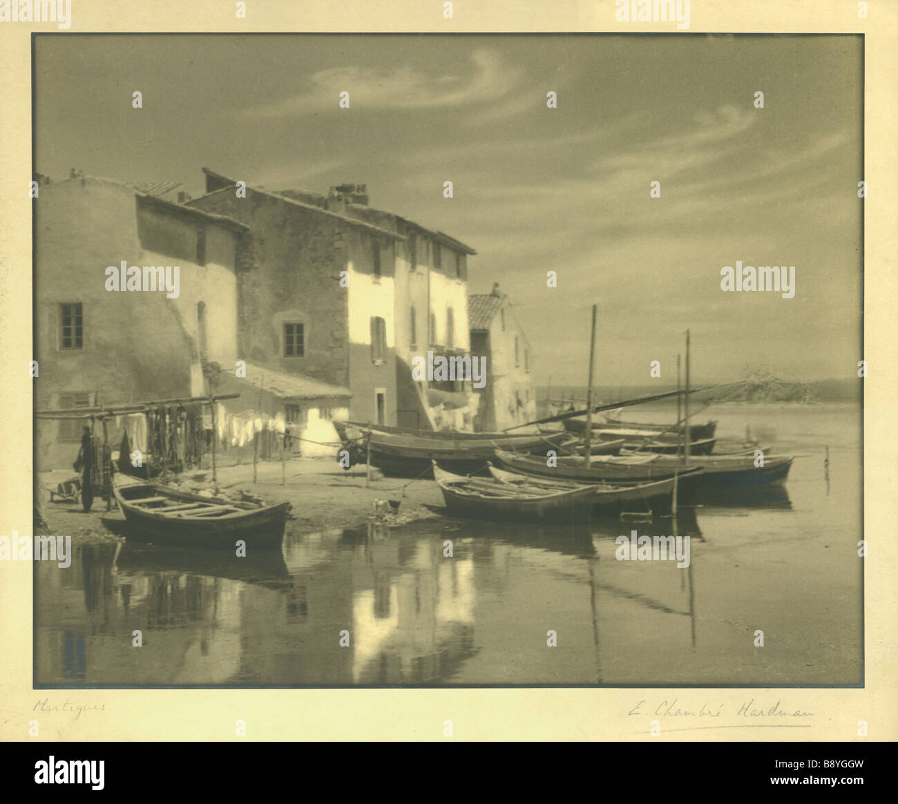 E Chambre Hardman 1927 Photo de bateaux amarrés, dans le village de pêcheurs de Méditerranée Martigues Banque D'Images