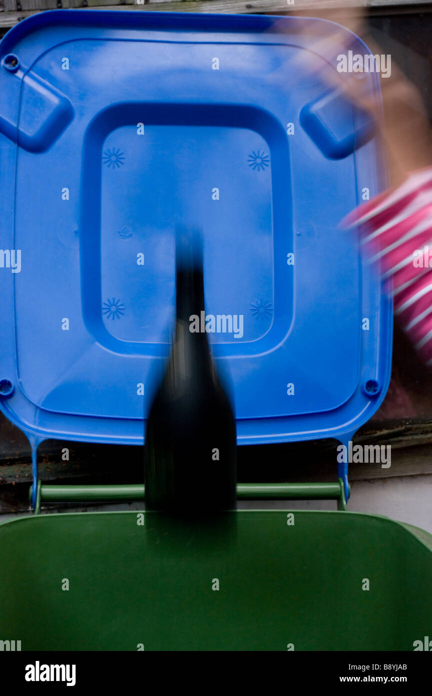 Flacon en verre de recyclage Banque D'Images