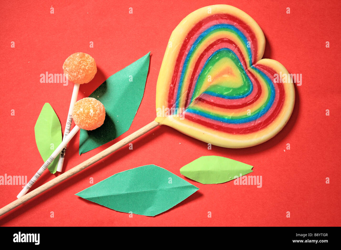 Jardin de sucette avec sur-dimensionnés coeur lollipop Banque D'Images
