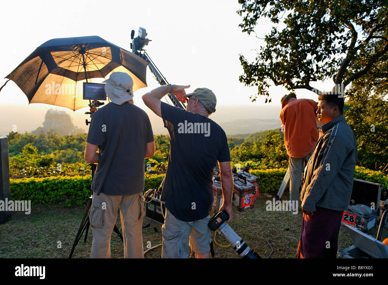 Filmimg le Nat, sur le mont Popa Banque D'Images