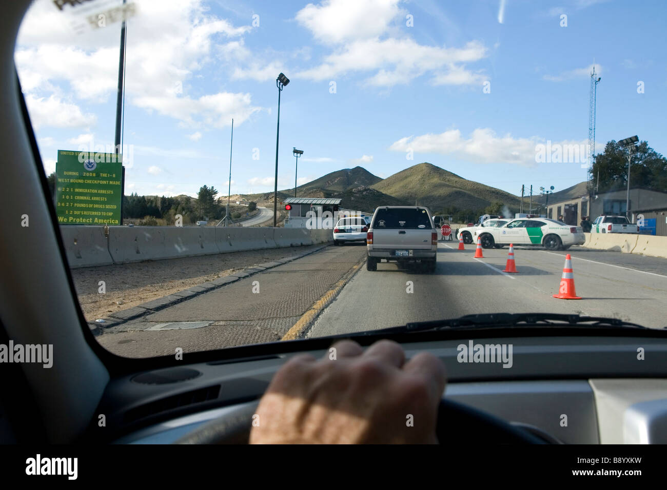 United States Border Patrol de contrôle sur l'Interstate 8 à l'ouest d'El Centro en Californie Banque D'Images