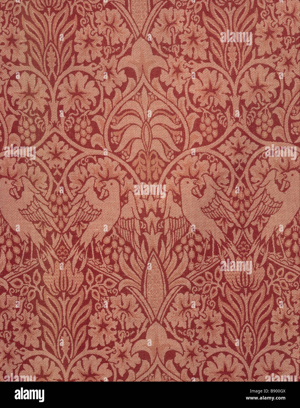 L'article d'oiseau et rideaux de vigne par William Morris dans la bibliothèque de Wightwick Manor Banque D'Images