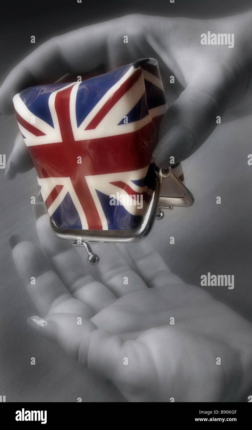 British / UK sac ouvert et d'une inversion de montrer qu'il est vide avec les mains. (Concept de déficit) Récession, Brexit Banque D'Images