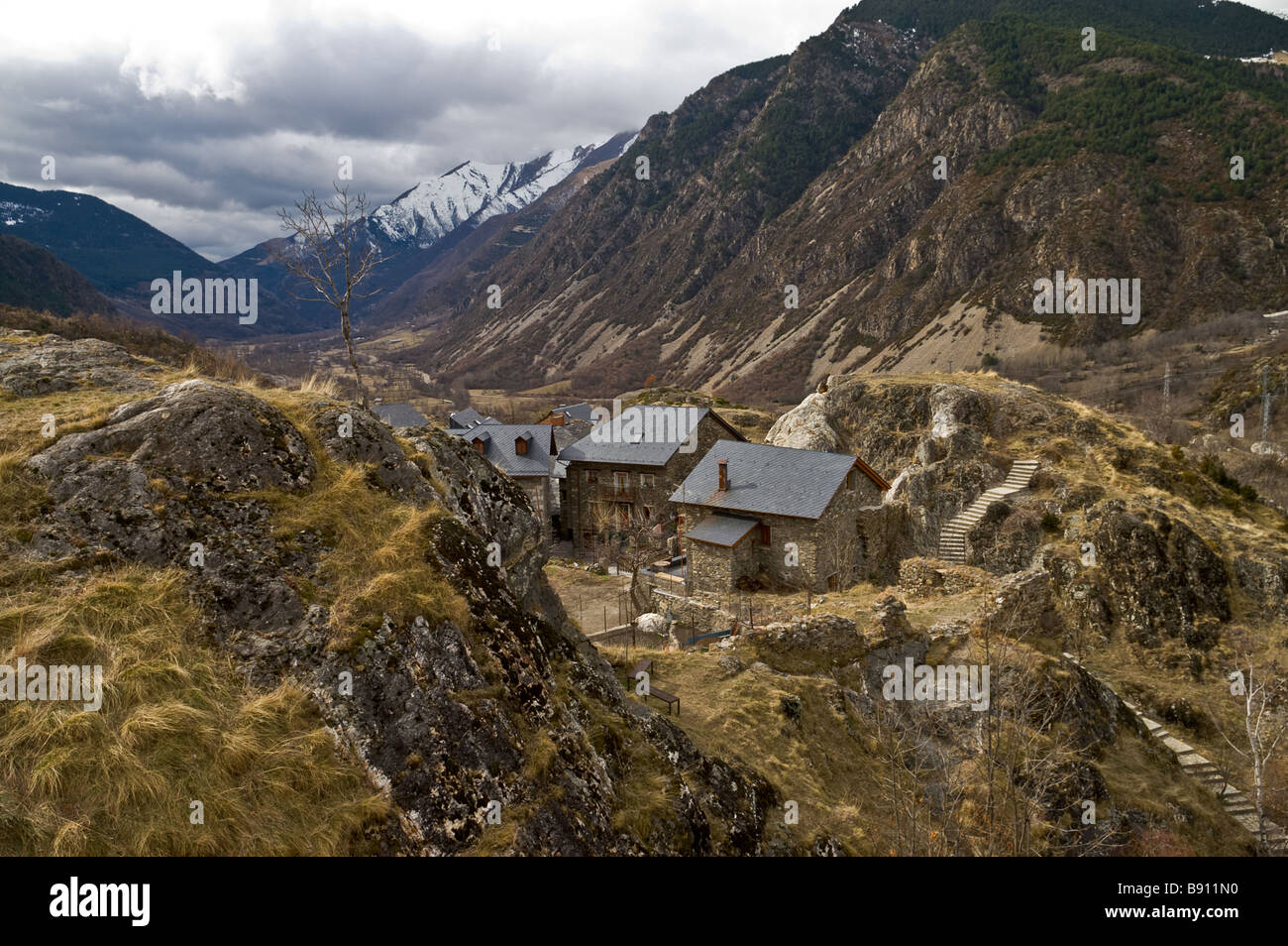 Maisons dans petit village Catalan Boí dans Pyrénées. Vall de Boi, Catalogne, Espagne Banque D'Images