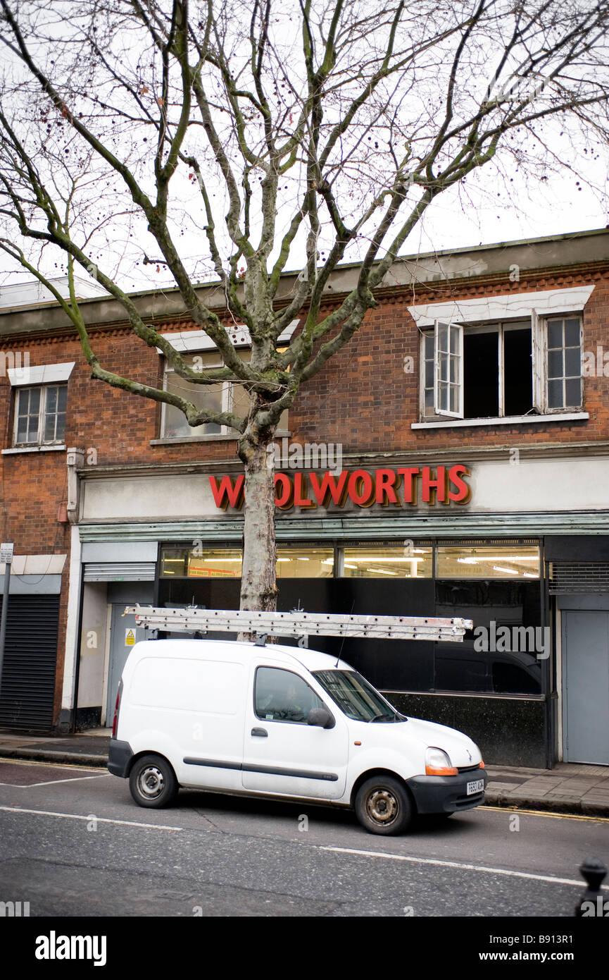 Magasin Woolworths dans Bermondsey, Londres, avant la fermeture Banque D'Images