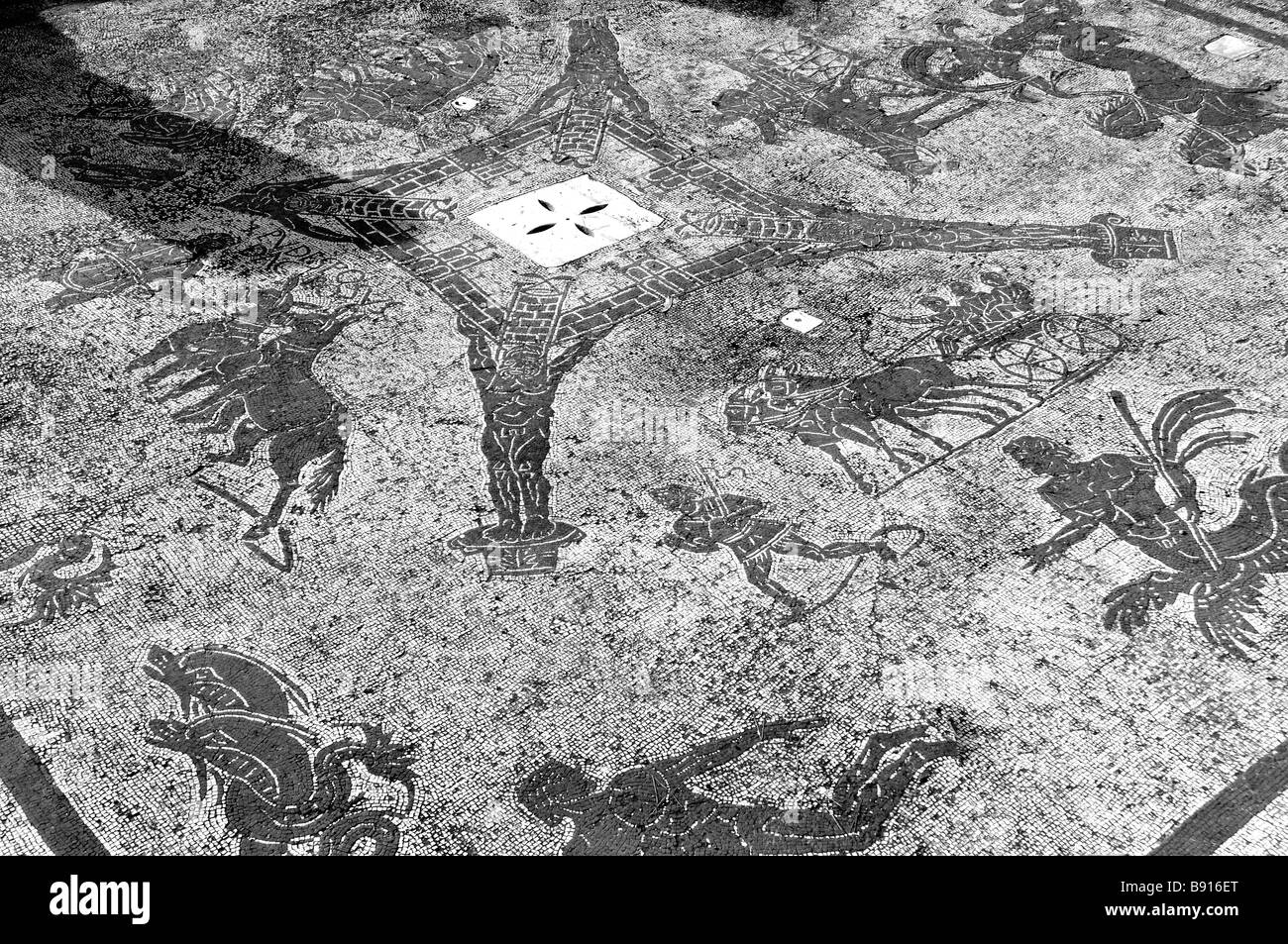 Les bains de l'Cisiarii dans le site archéologique d'Ostia Antica qui était l'ancien port de Rome en Italie Banque D'Images