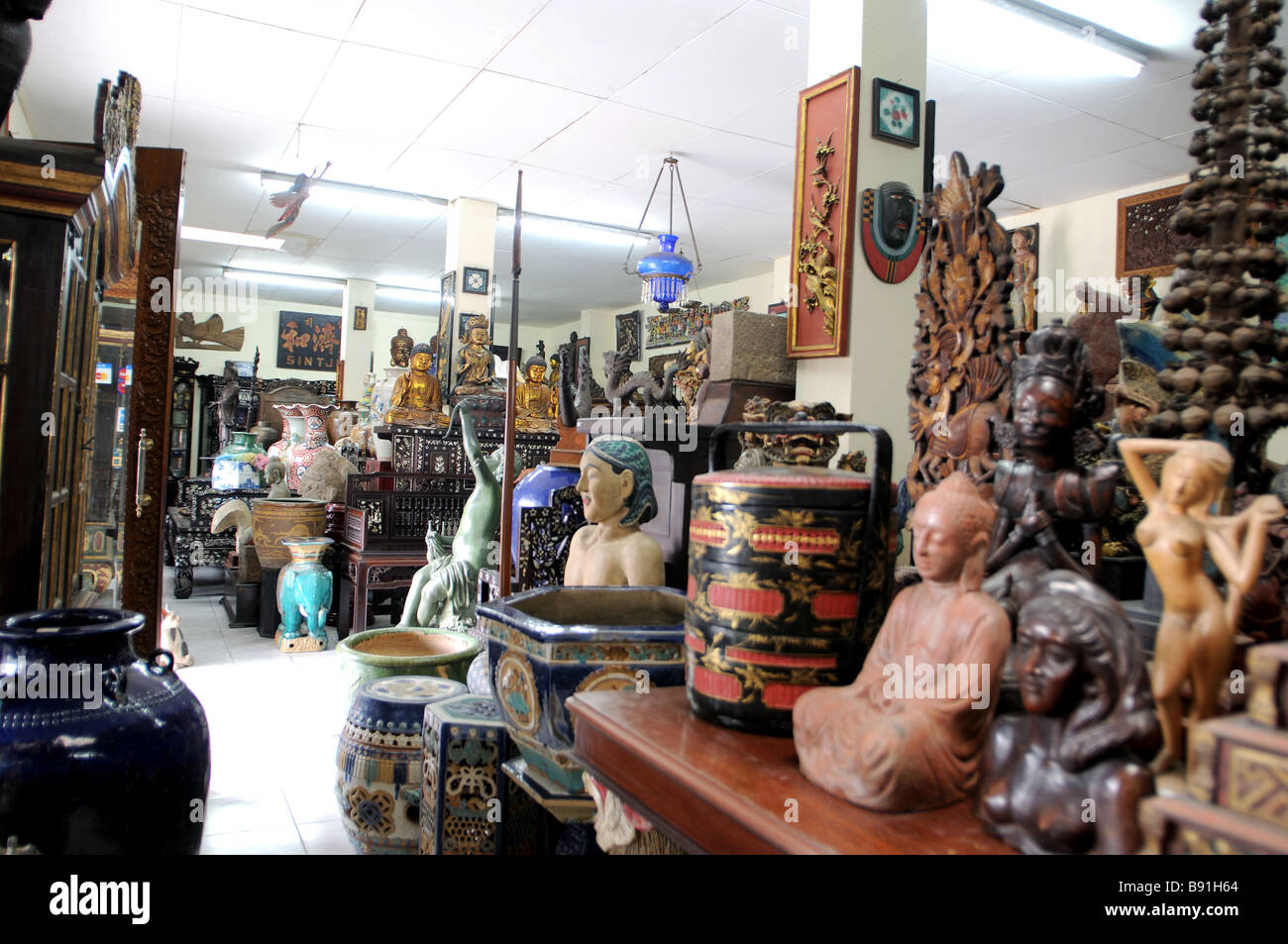 Antique Shop jl Timor oriental jakarta indonésie Banque D'Images