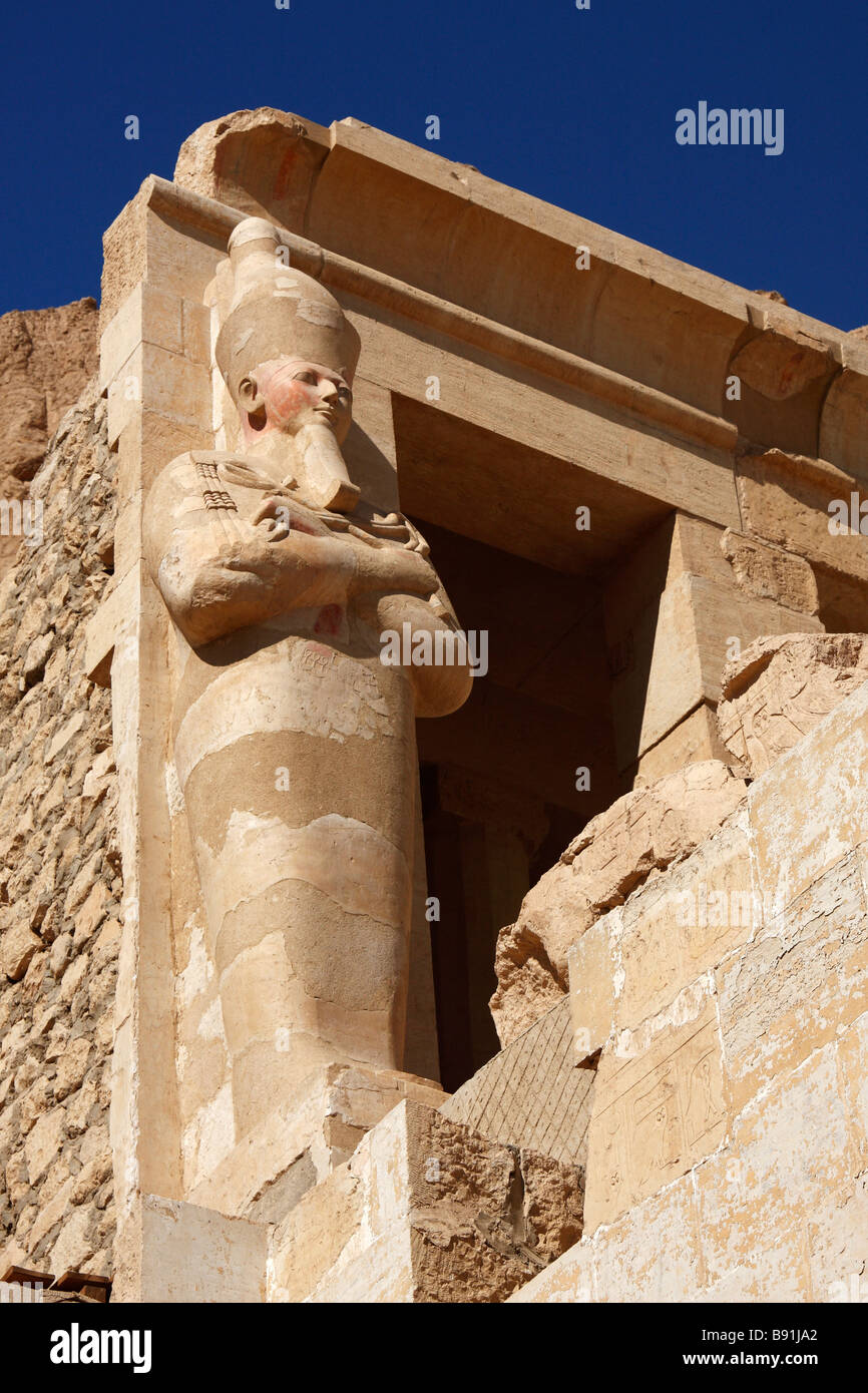 Osiris égyptien statue, temple funéraire de la reine Hatshepsout, 'Drie el-Bahri", "West Bank", Luxor, Egypte Banque D'Images