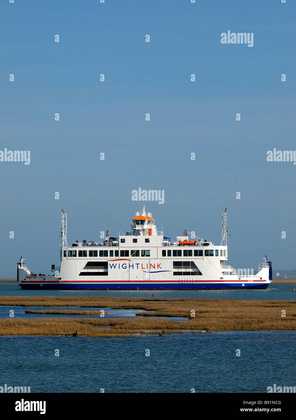 Le nouveau ferry Wightlink Wight 'ciel' arrivant à Lymington UK Banque D'Images