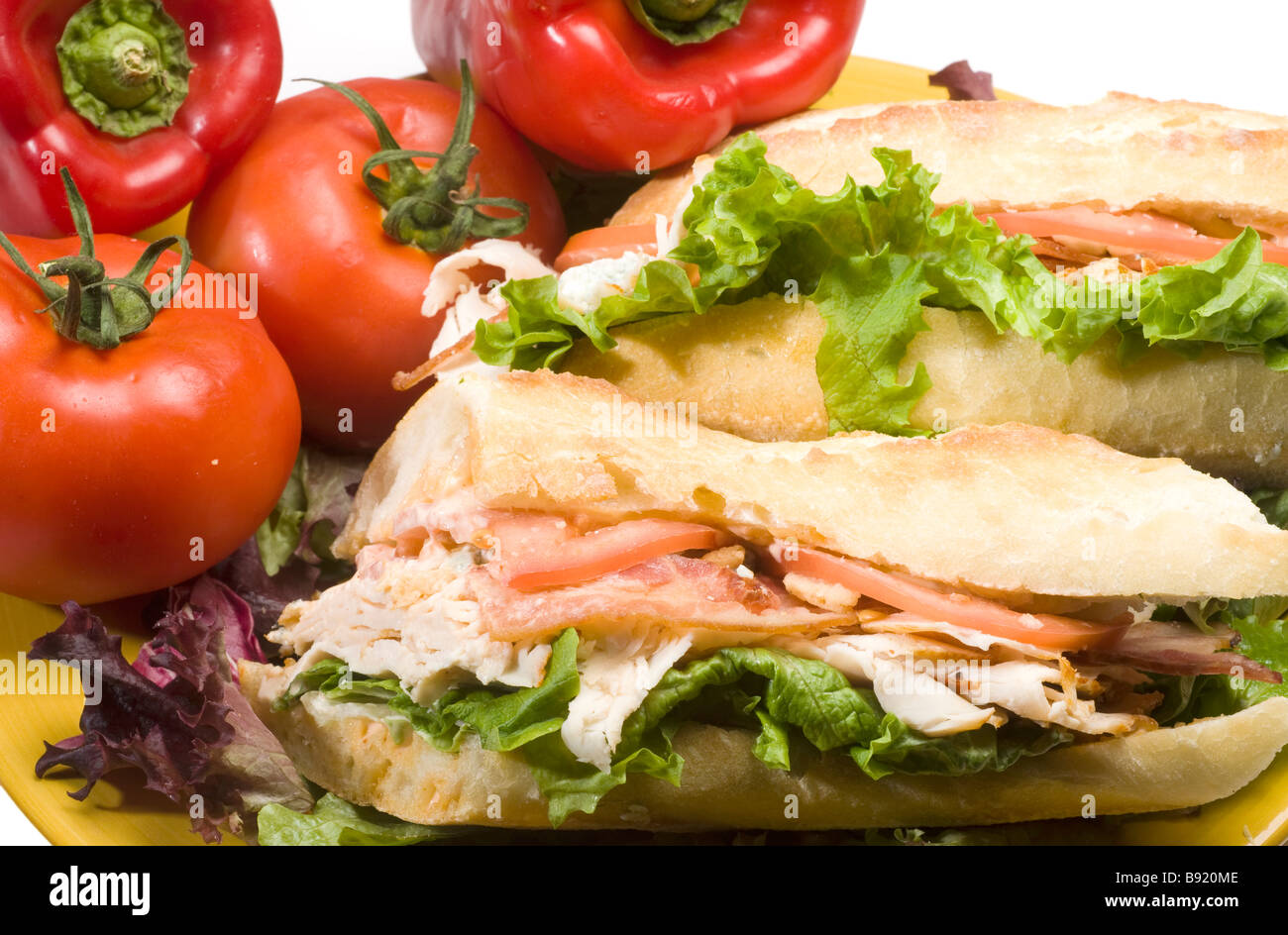 Sandwich au poulet Buffalo gourmet pain panini bacon fromage bleu Banque D'Images Sandwich au poulet Buffalo gourmet pain panini bacon fromage bleu Banque D'Images