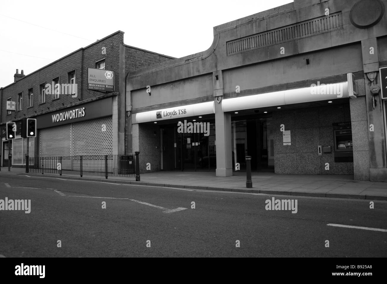 Woolworths et Lloyds TSB tant fermé Banque D'Images