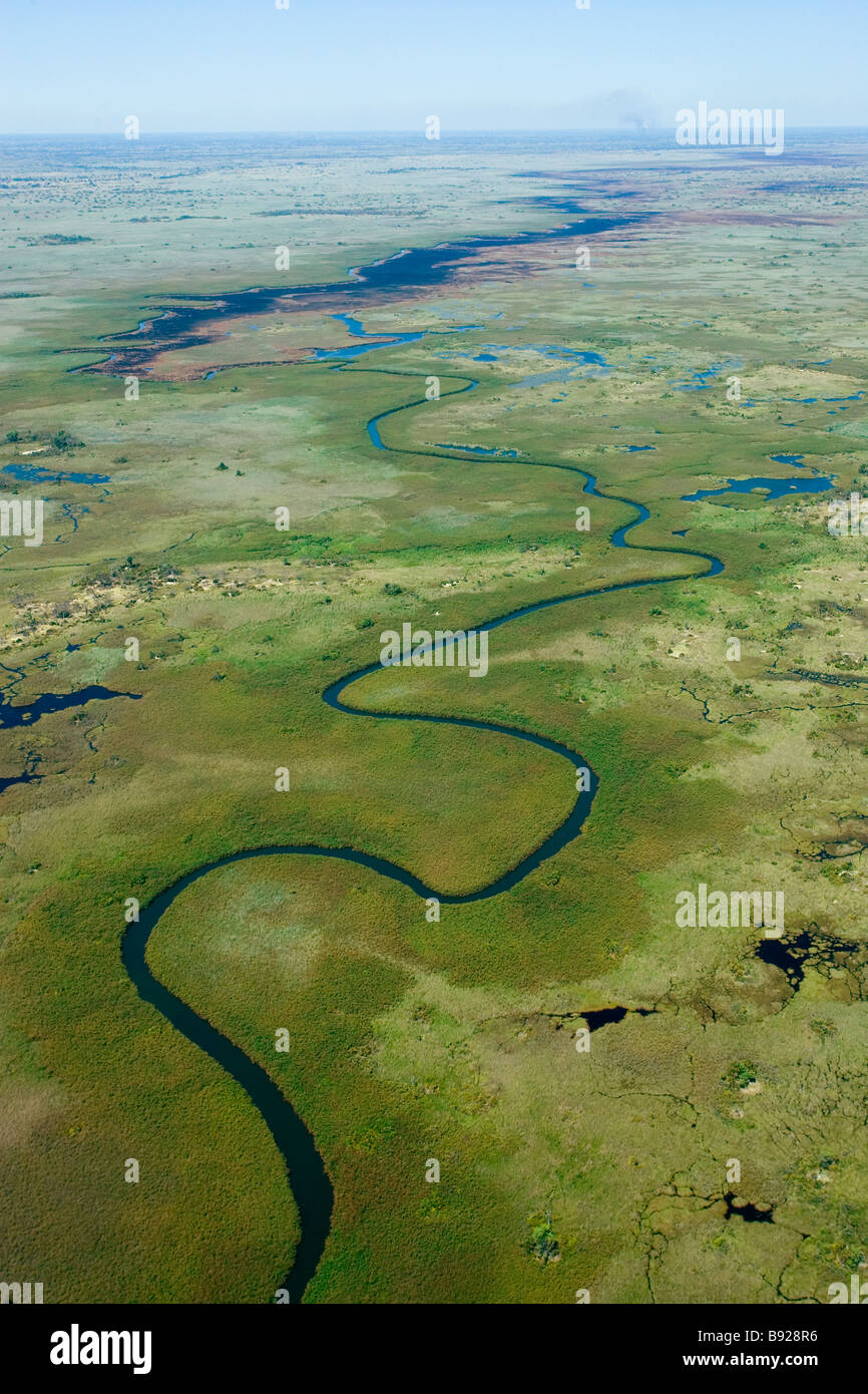 Rivière qui traverse le Delta Delta de l'Okavango au Botswana Banque D'Images