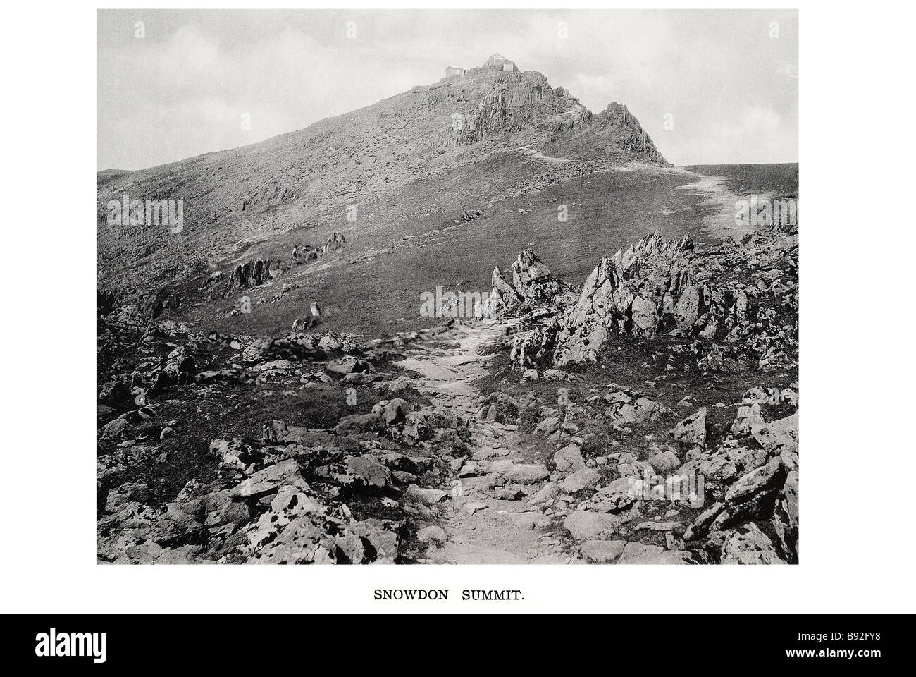 Sommet snowdon Snowdon (Gallois : Yr Wyddfa), est la plus haute montagne du Pays de Galles et est la plus haute montagne de Grande-Bretagne au sud de la Banque D'Images